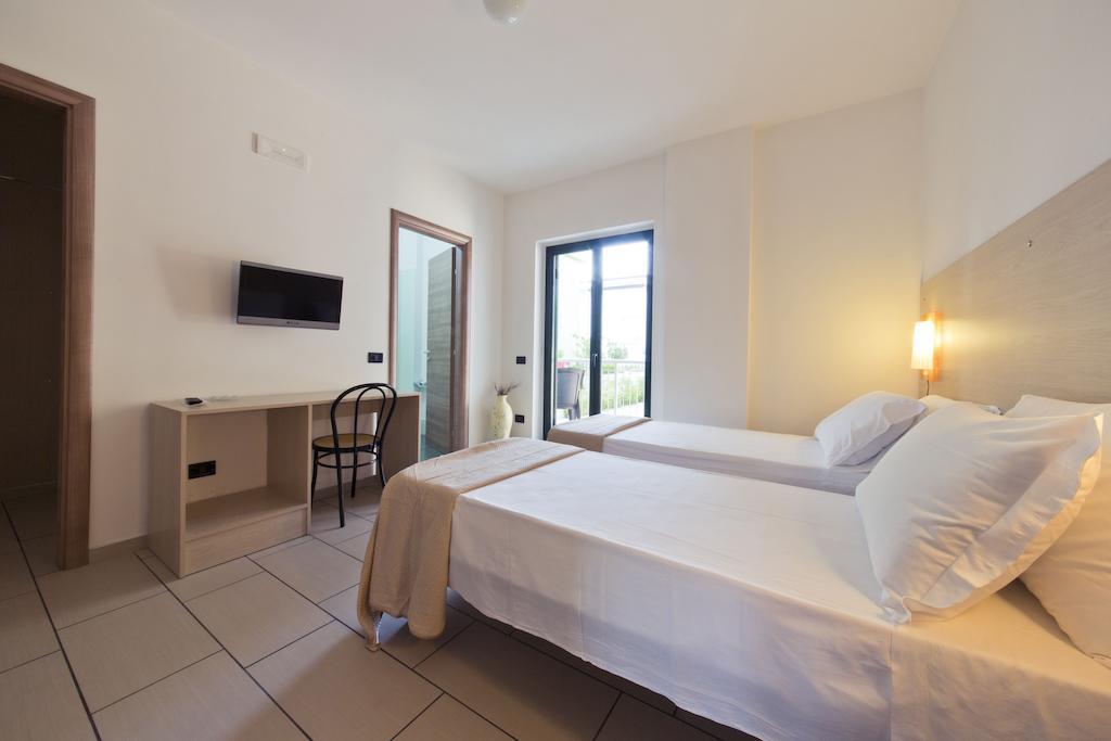 Longomare Aparthotel Corigliano Calabro Room photo