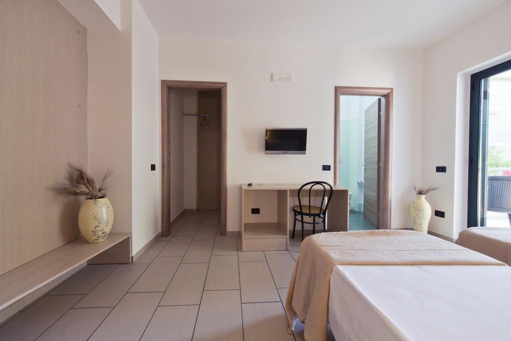 Longomare Aparthotel Corigliano Calabro Room photo